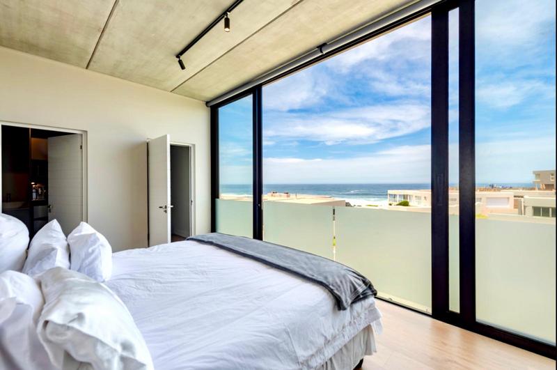 To Let 4 Bedroom Property for Rent in Keurboomstrand Western Cape